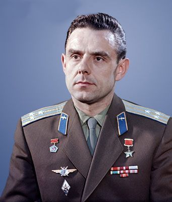 Formal photograph of Vladimir Kamarov in uniform.