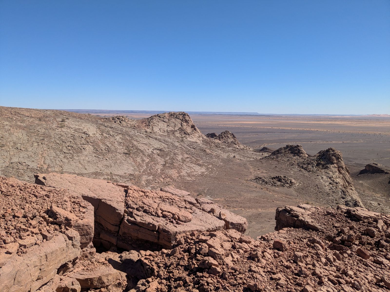 Looking out over the desert from the top of Hamar Laghdad.